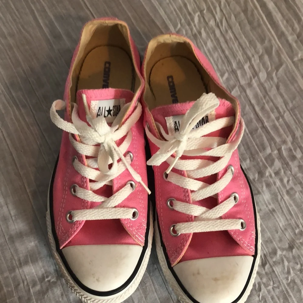 CONVERSE ALL STAR size Youth 3 pink low top lace up athletic sneakers unisex